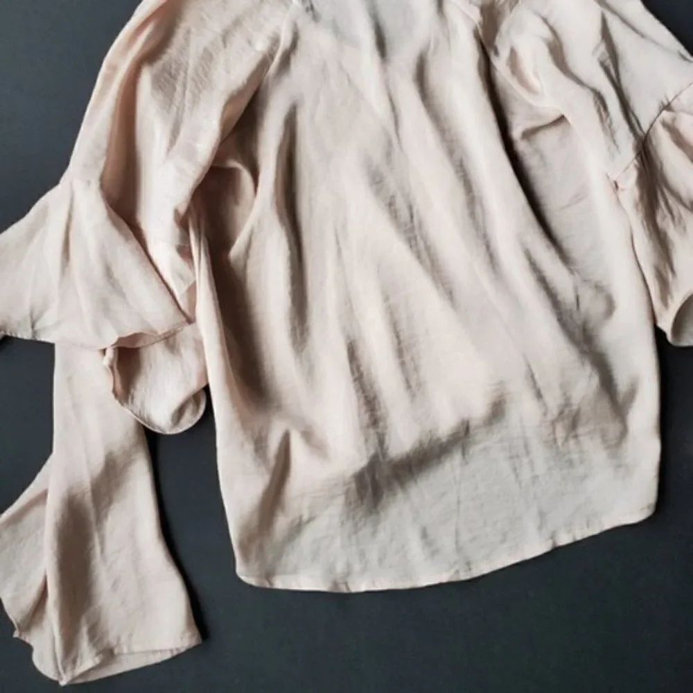 💍Express Light Pink Silky Blouse - Picture 8 of 8